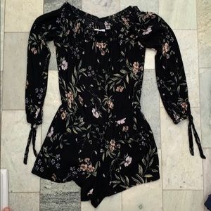 off the shoulder, strapless romper!!